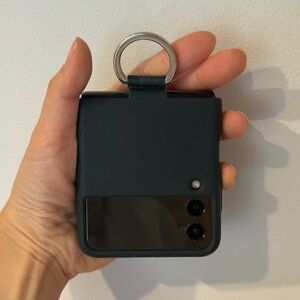 Galaxy Z Flip3 5G Silicone Cover with Ring GREEN